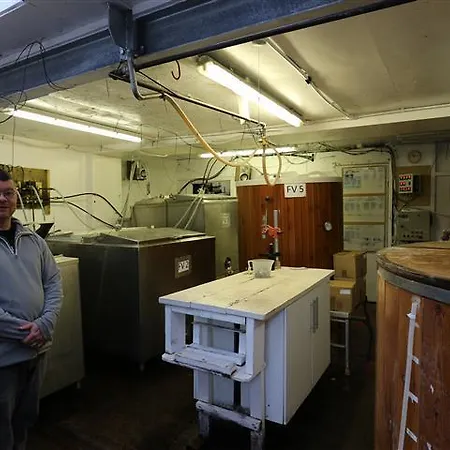 Strands Hotel/screes & Micro Brewery