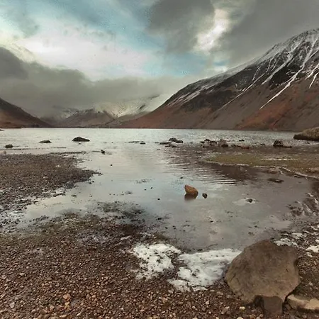 Strands Hotel/screes & Micro Brewery فندق 3*