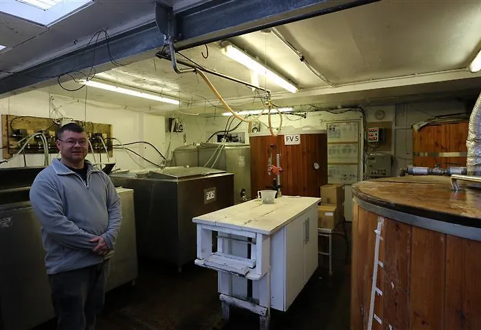 Strands Hotel/screes & Micro Brewery