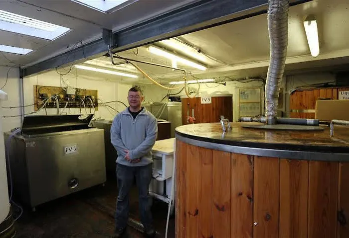 Strands Hotel/screes & Micro Brewery فندق 3*